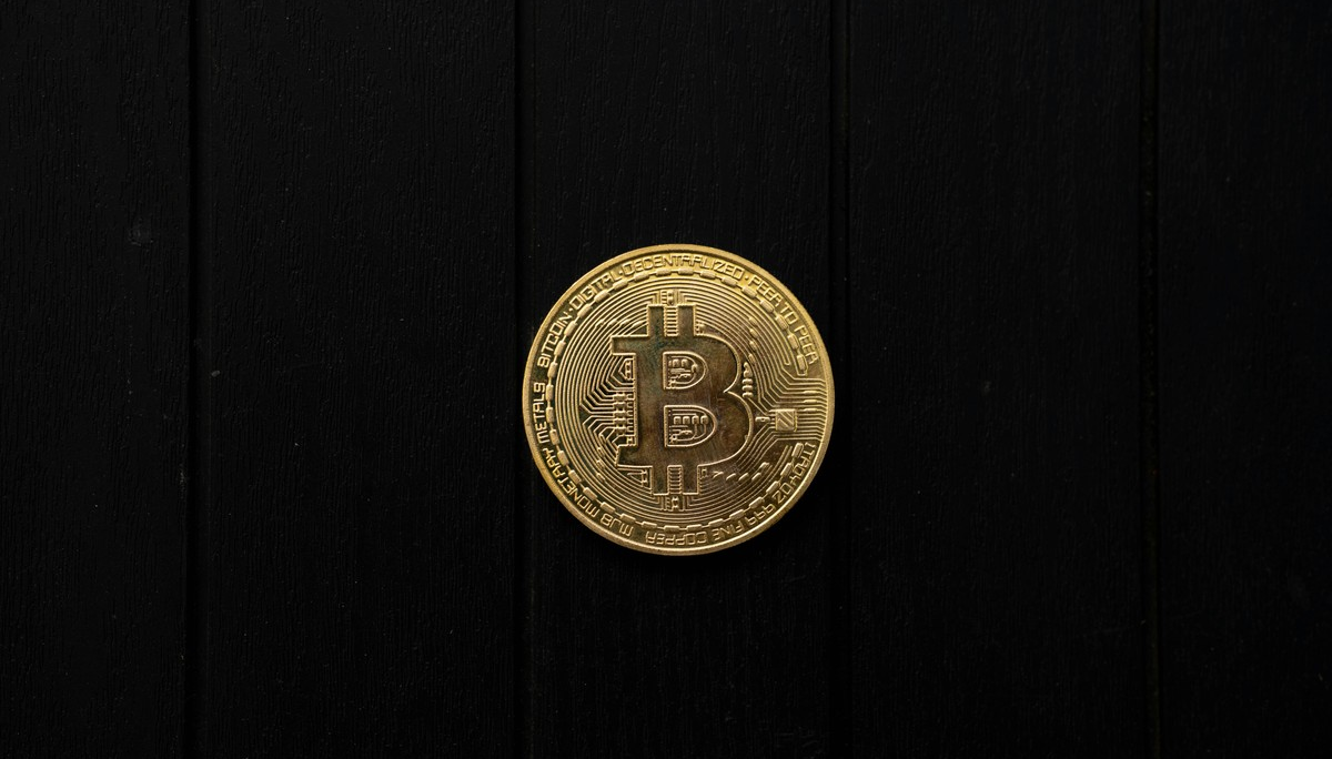 Tesouraria OranjeBTC chega à bolsa com 3.650 bitcoins – Valor Econômico