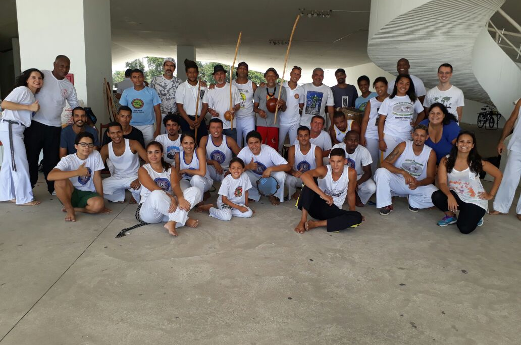 Grupos de capoeira em Niterói resgatam a tradição histórica – atribunarj.com.br