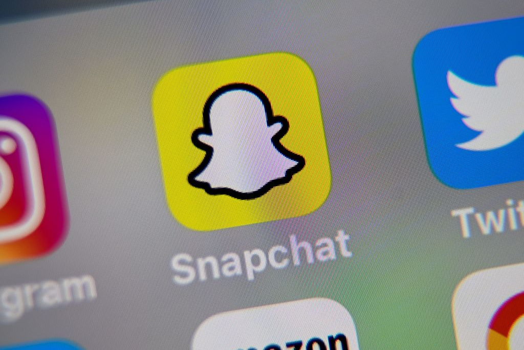 Snapchat is bringing ads to the Chat tab – TechCrunch