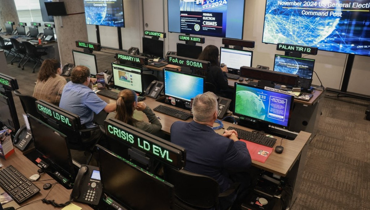 Governo Trump reorganiza alto escalão do FBI e força agentes seniores a renunciarem ao cargo – O Globo