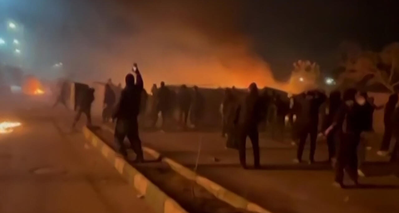 Repressão aos protestos no Irã deixa mais de 2.500 mortos; Trump promete ajuda – rfi.fr