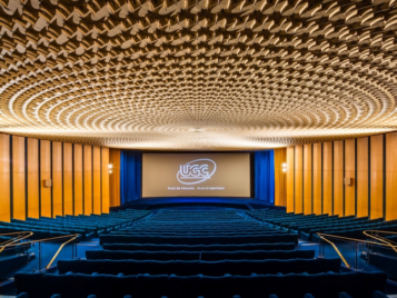 Artigo | Família do Qatar Fecha Mítico Cinema na Champs-Élysées Antes dos Jogos Olímpicos 2024 – CinePOP Cinema