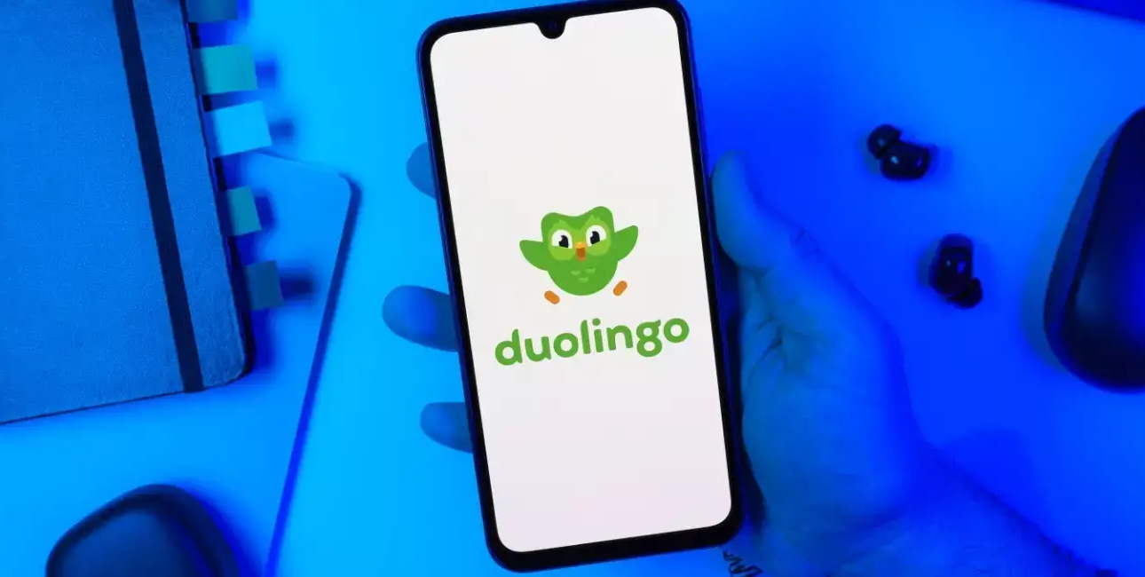 Para falar com a GenZ, toda marca quer ser o Duolingo. Mas quem consegue sustentar? – Consumidor Moderno