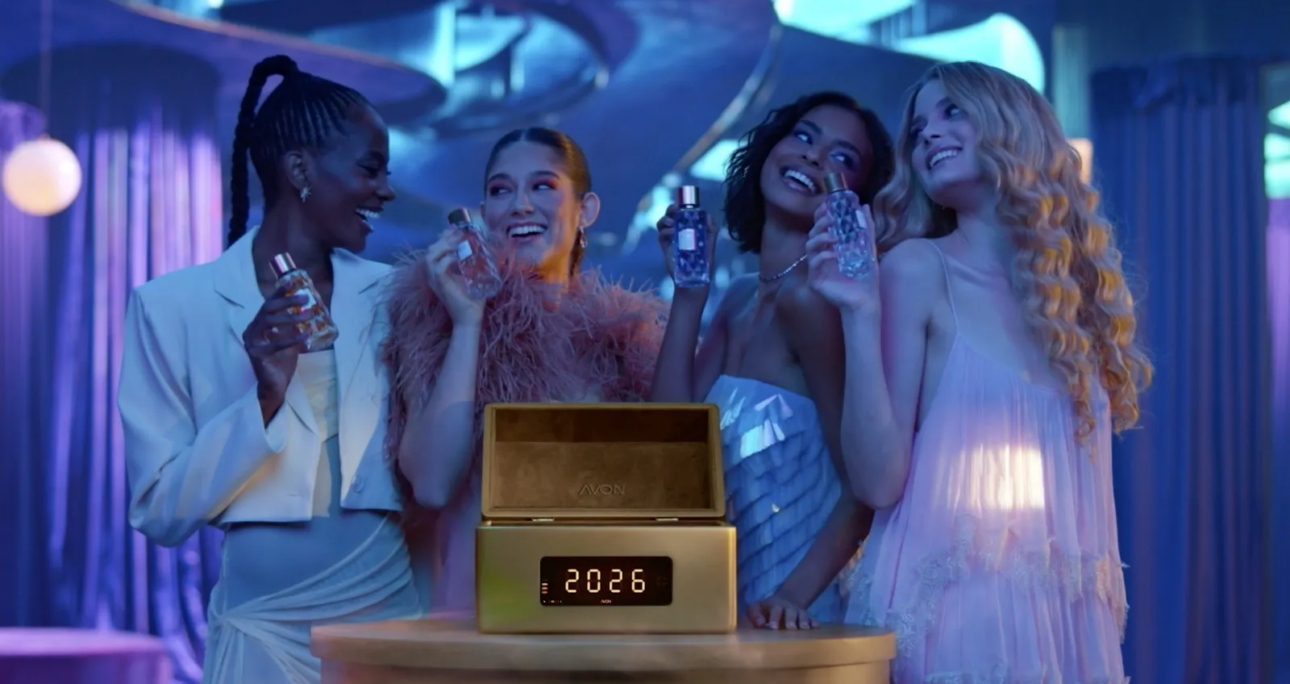 Avon lança "Iconic Collection" com Clara Garcia e Nanda Tsunami para conectar gerações – adnews.com.br