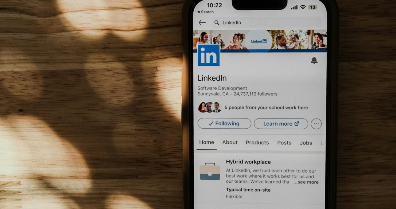 Your talent process no longer competes on job portals: it competes in the feed – telefonica.com