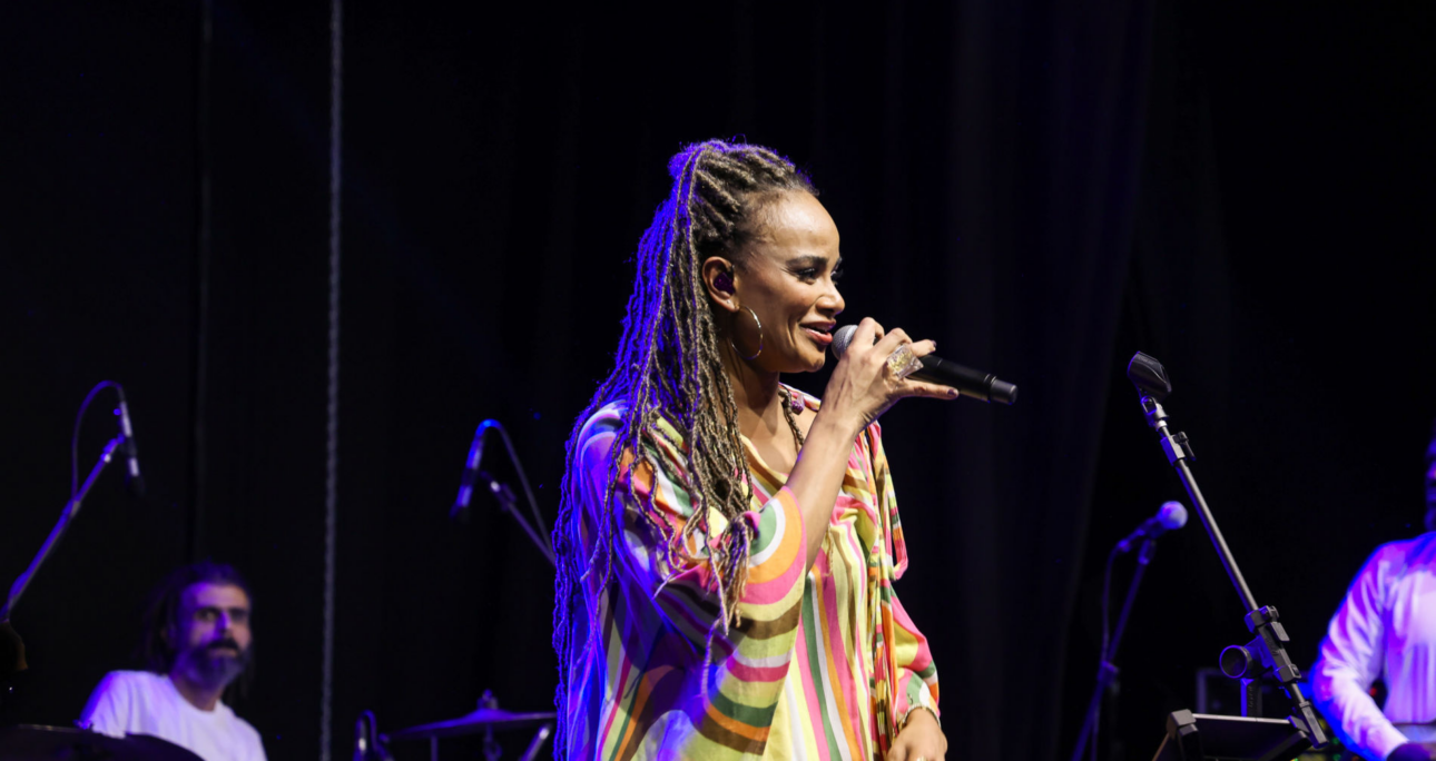 Luciana Mello empolga o público com muito samba no Festival Expressa – Prefeitura de Jundiaí