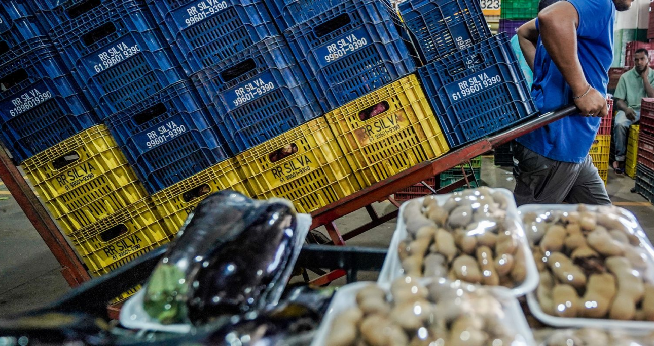 Brazil creates 255,300 formal jobs in February – Agência Brasil
