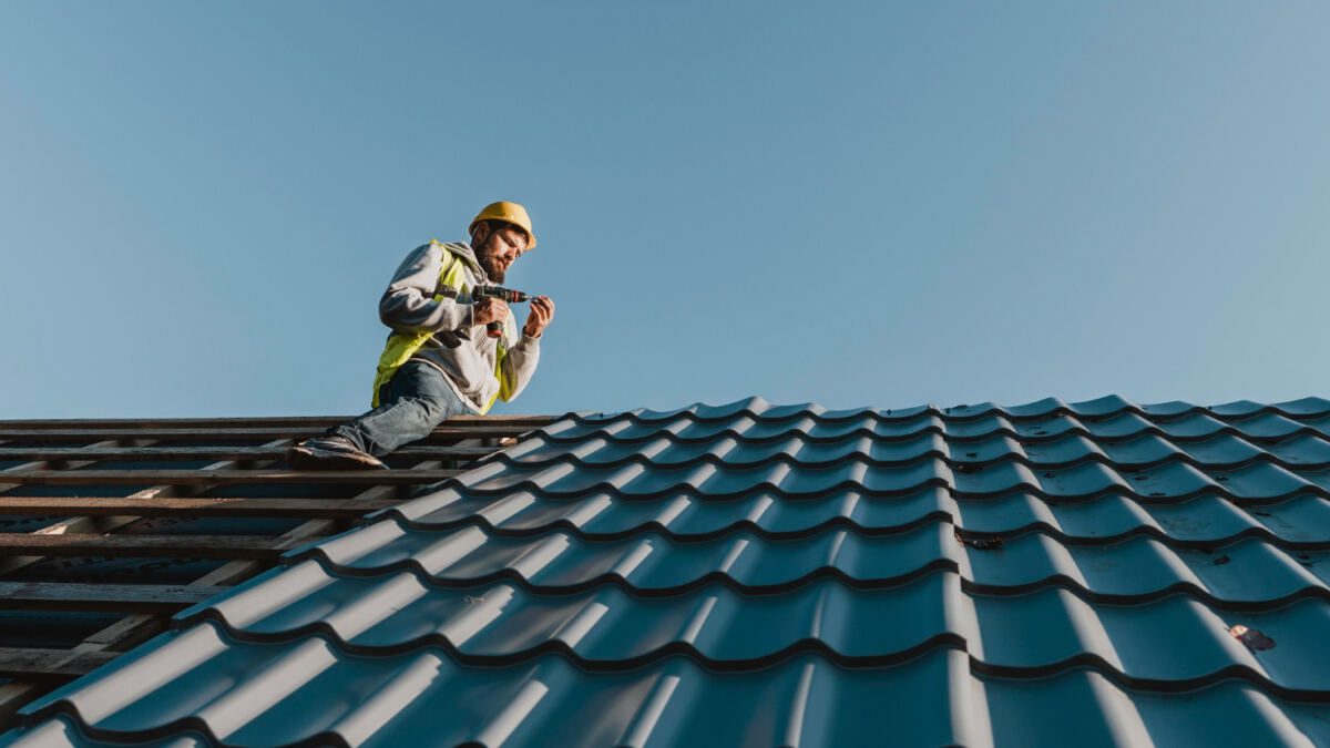 Roof Age, Insurance Deadlines and Storm Season: The Search Problem Comrade Digital Marketing Is Solving for Pacific Roofing – Grit Daily News